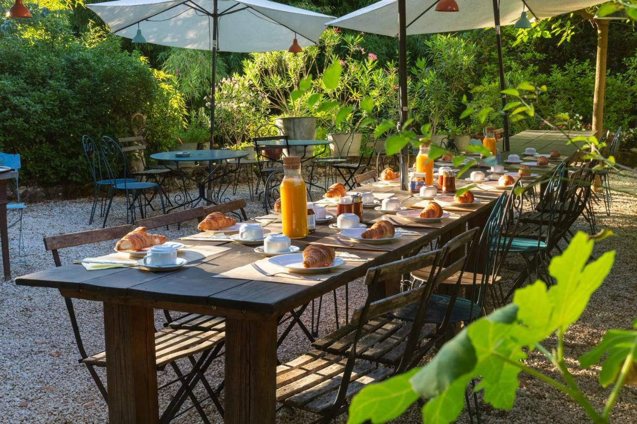Bed and Breakfast Domaine De L'Amiral Saint-Laurent-du-Pape Екстер'єр фото